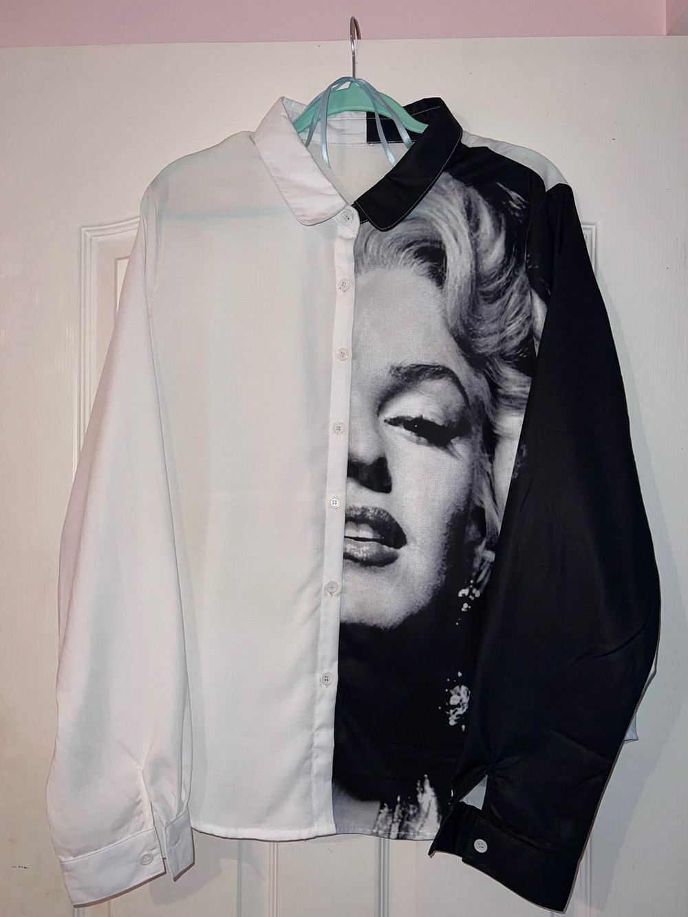 Marilyn Monroe Black & White Graphic Button-Up Shirt